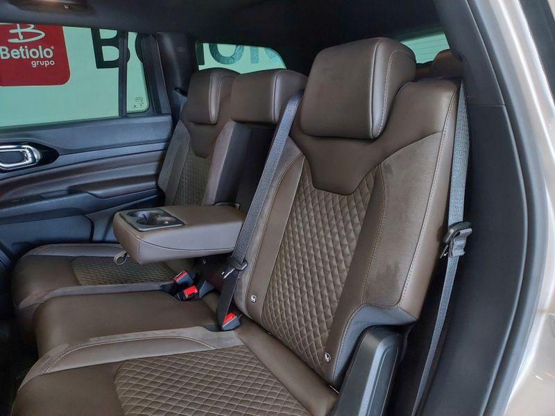 JEEP COMMANDER 2.0 TD380 TURBO DIESEL OVERLAND AT9 2022/2022 BETIOLO NOVOS E SEMINOVOS LAJEADO / Carros no Vale