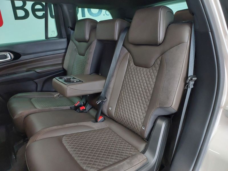 JEEP COMMANDER 2.0 TD380 TURBO DIESEL OVERLAND AT9 2022/2022 BETIOLO NOVOS E SEMINOVOS LAJEADO / Carros no Vale