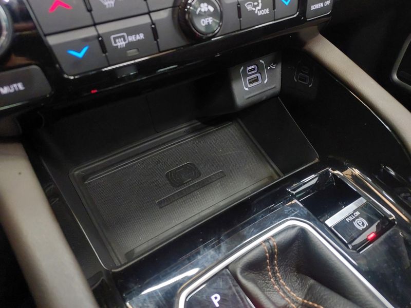 JEEP COMMANDER 2.0 TD380 TURBO DIESEL OVERLAND AT9 2024/2024 BETIOLO NOVOS E SEMINOVOS LAJEADO / Carros no Vale