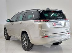 JEEP COMMANDER 2.0 TD380 TURBO DIESEL OVERLAND AT9 2022/2022 BETIOLO NOVOS E SEMINOVOS LAJEADO / Carros no Vale
