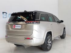 JEEP COMMANDER 2.0 TD380 TURBO DIESEL OVERLAND AT9 2022/2022 BETIOLO NOVOS E SEMINOVOS LAJEADO / Carros no Vale