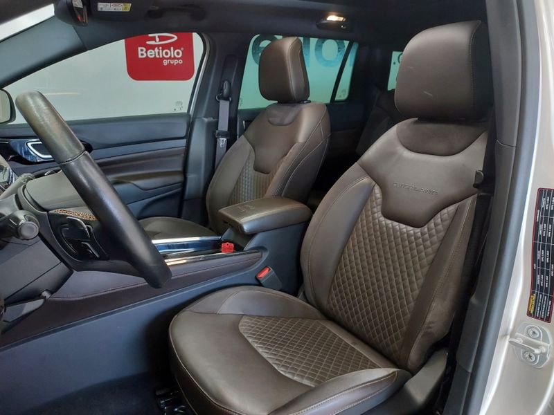 JEEP COMMANDER 2.0 TD380 TURBO DIESEL OVERLAND AT9 2022/2022 BETIOLO NOVOS E SEMINOVOS LAJEADO / Carros no Vale