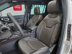 JEEP COMMANDER 2.0 TD380 TURBO DIESEL OVERLAND AT9 2022/2022 BETIOLO NOVOS E SEMINOVOS LAJEADO / Carros no Vale