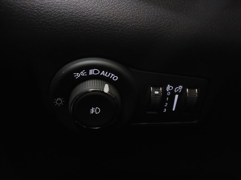 JEEP COMPASS 1.3 T270 TURBO FLEX LONGITUDE AT6 2025/2025 BETIOLO NOVOS E SEMINOVOS LAJEADO / Carros no Vale