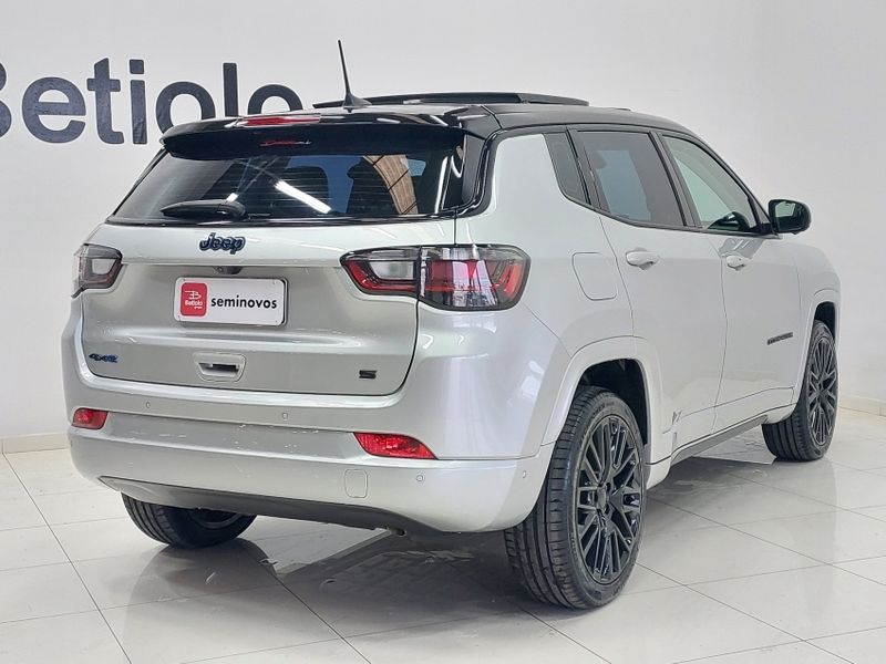 JEEP COMPASS 1.3 T270 TURBO HÍBRIDO S 4XE AT6 2022/2022 BETIOLO NOVOS E SEMINOVOS LAJEADO / Carros no Vale