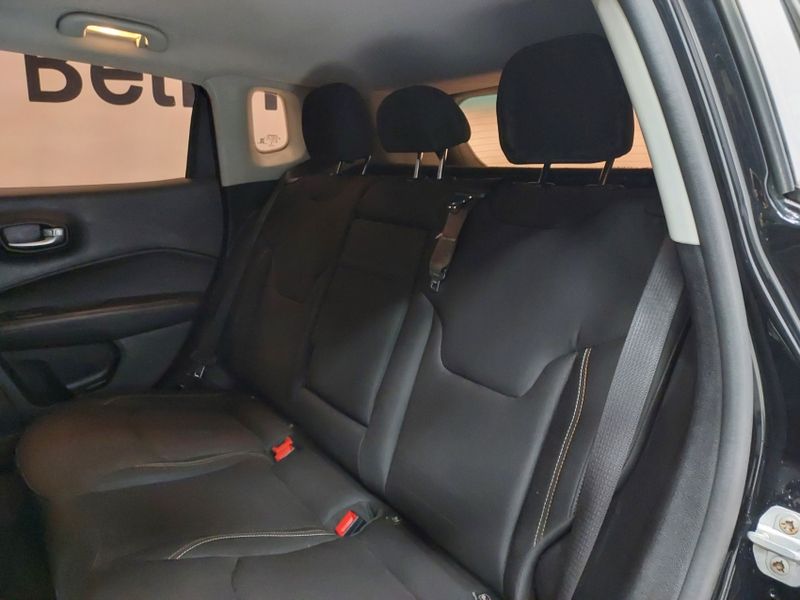 JEEP COMPASS 2.0 16V FLEX SPORT AUTOMÁTICO 2019/2019 BETIOLO NOVOS E SEMINOVOS LAJEADO / Carros no Vale