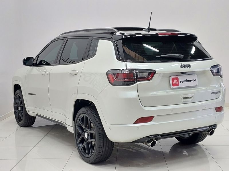 JEEP COMPASS 2.0 HURRICANE 4 TURBO GASOLINA BLACKHAWK AT9 2024/2025 BETIOLO NOVOS E SEMINOVOS LAJEADO / Carros no Vale