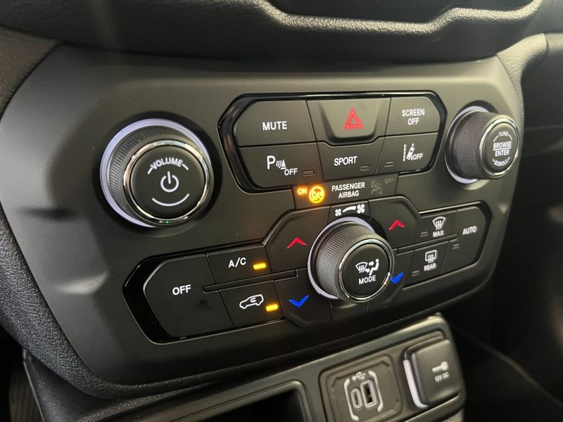 JEEP RENEGADE 1.3 T270 TURBO FLEX LONGITUDE AT6 2025/2025 BETIOLO NOVOS E SEMINOVOS LAJEADO / Carros no Vale