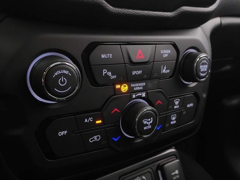 JEEP RENEGADE 1.3 T270 TURBO FLEX LONGITUDE AT6 2024/2025 BETIOLO NOVOS E SEMINOVOS LAJEADO / Carros no Vale