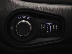 JEEP RENEGADE 1.3 T270 TURBO FLEX LONGITUDE AT6 2024/2025 BETIOLO NOVOS E SEMINOVOS LAJEADO / Carros no Vale