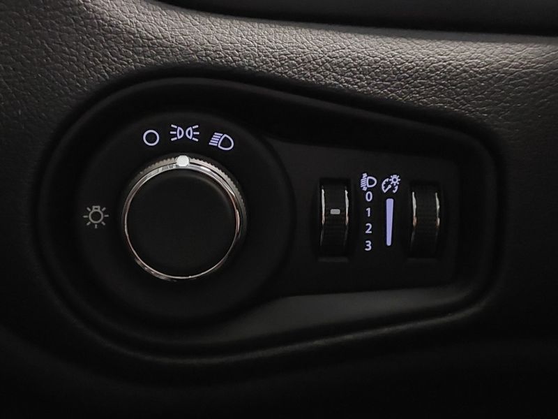 JEEP RENEGADE 1.3 T270 TURBO FLEX LONGITUDE AT6 2024/2025 BETIOLO NOVOS E SEMINOVOS LAJEADO / Carros no Vale