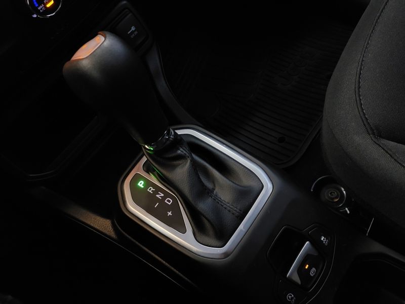 JEEP RENEGADE 1.8 16V FLEX 4P AUTOMÁTICO 2019/2019 BETIOLO NOVOS E SEMINOVOS LAJEADO / Carros no Vale