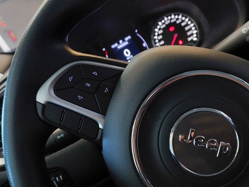 JEEP RENEGADE 1.8 16V FLEX 4P AUTOMÁTICO 2019/2019 BETIOLO NOVOS E SEMINOVOS LAJEADO / Carros no Vale