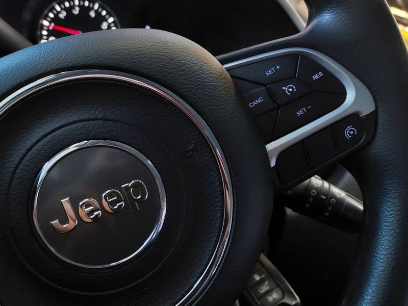 JEEP RENEGADE 1.8 16V FLEX 4P AUTOMÁTICO 2019/2019 BETIOLO NOVOS E SEMINOVOS LAJEADO / Carros no Vale
