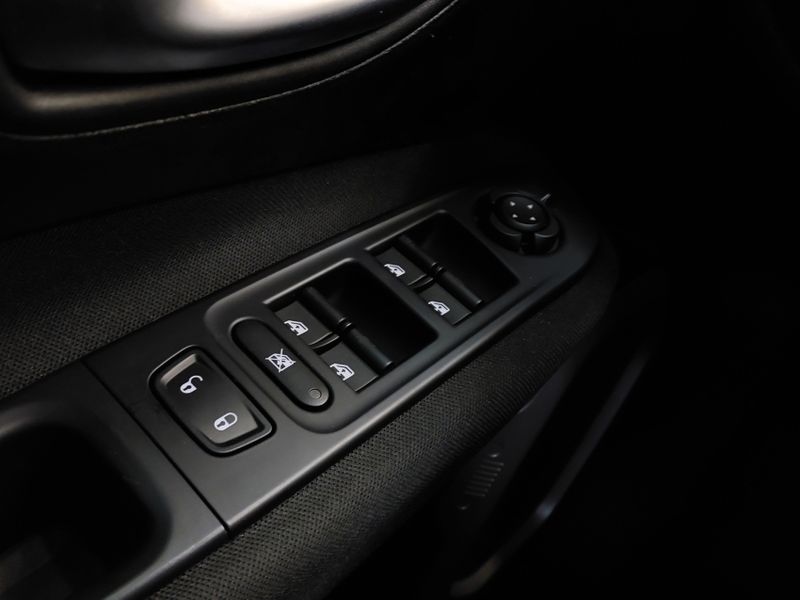 JEEP RENEGADE 1.8 16V FLEX 4P AUTOMÁTICO 2019/2019 BETIOLO NOVOS E SEMINOVOS LAJEADO / Carros no Vale
