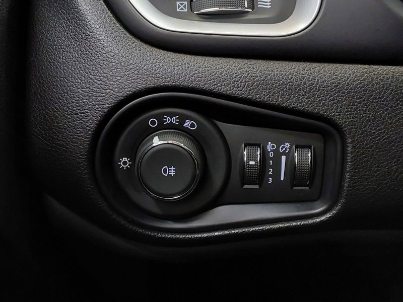 JEEP RENEGADE 1.8 16V FLEX 4P AUTOMÁTICO 2019/2020 BETIOLO NOVOS E SEMINOVOS LAJEADO / Carros no Vale