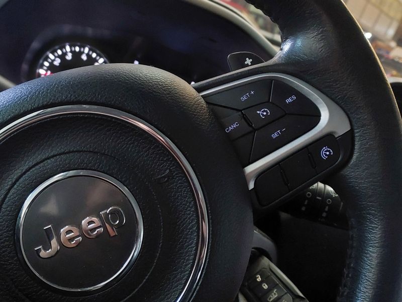 JEEP RENEGADE 1.8 16V FLEX LONGITUDE 4P AUTOMÁTICO 2019/2020 BETIOLO NOVOS E SEMINOVOS LAJEADO / Carros no Vale