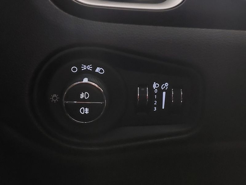 JEEP RENEGADE 1.8 16V FLEX SPORT 4P AUTOMÁTICO 2019/2020 BETIOLO NOVOS E SEMINOVOS LAJEADO / Carros no Vale