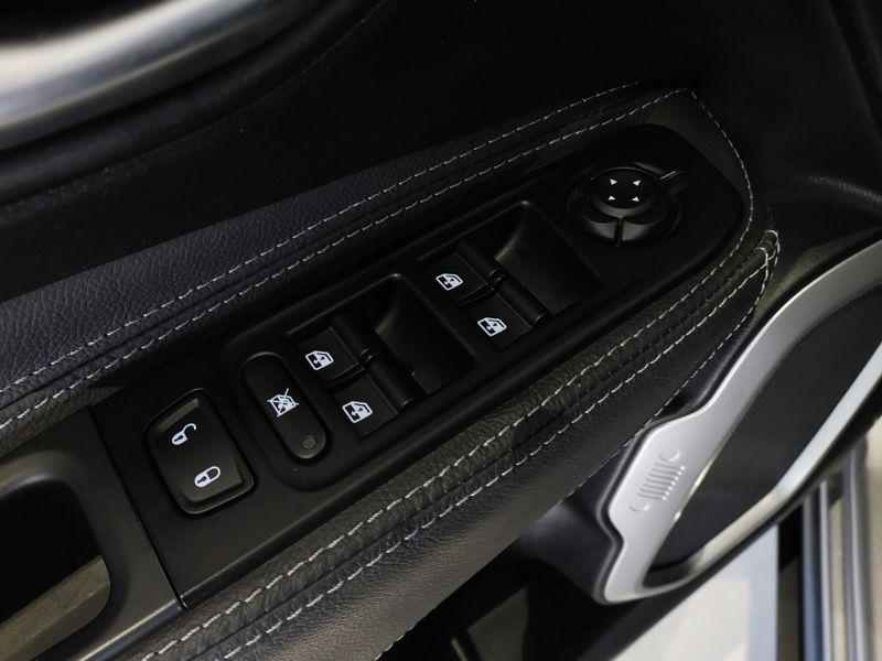 JEEP RENEGADE 1.8 16V FLEX SPORT 4P AUTOMÁTICO 2019/2020 BETIOLO NOVOS E SEMINOVOS LAJEADO / Carros no Vale