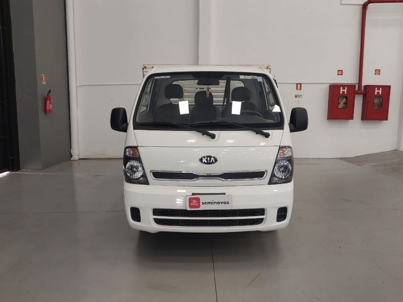 KIA BONGO 2.5 TD DIESEL STD CS MANUAL 2021/2022 BETIOLO NOVOS E SEMINOVOS LAJEADO / Carros no Vale