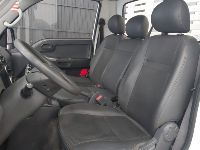 KIA BONGO 2.5 TD DIESEL STD CS MANUAL 2021/2022 BETIOLO NOVOS E SEMINOVOS LAJEADO / Carros no Vale