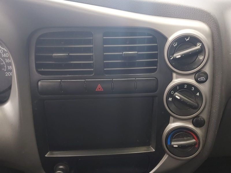 KIA BONGO 2.5 TD DIESEL STD CS MANUAL 2021/2022 BETIOLO NOVOS E SEMINOVOS LAJEADO / Carros no Vale