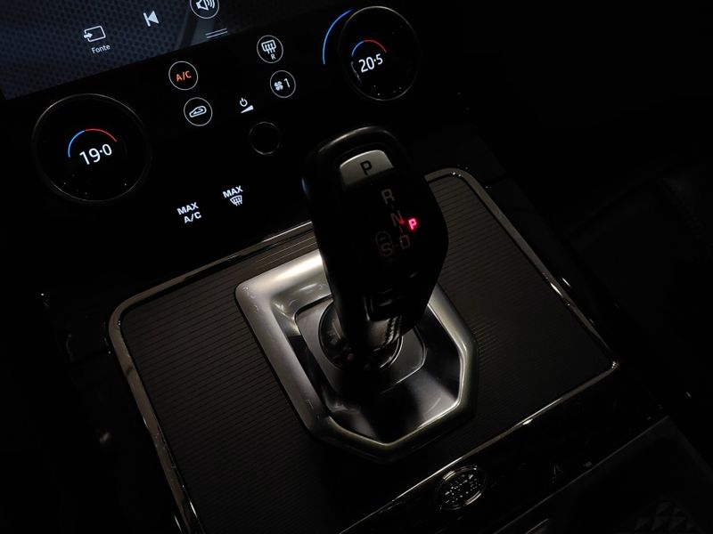 Land Rover RANGE ROVER EVOQUE 2.0 P250 FLEX R-DYNAMIC SE AWD AUTOMÁTICO 2020/2020 BETIOLO NOVOS E SEMINOVOS LAJEADO / Carros no Vale