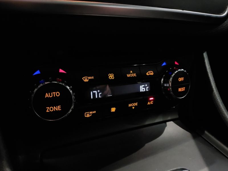 Mercedes-Benz GLA 250 2.0 16V TURBO GASOLINA SPORT 4P AUTOMÁTICO 2017/2017 BETIOLO NOVOS E SEMINOVOS LAJEADO / Carros no Vale
