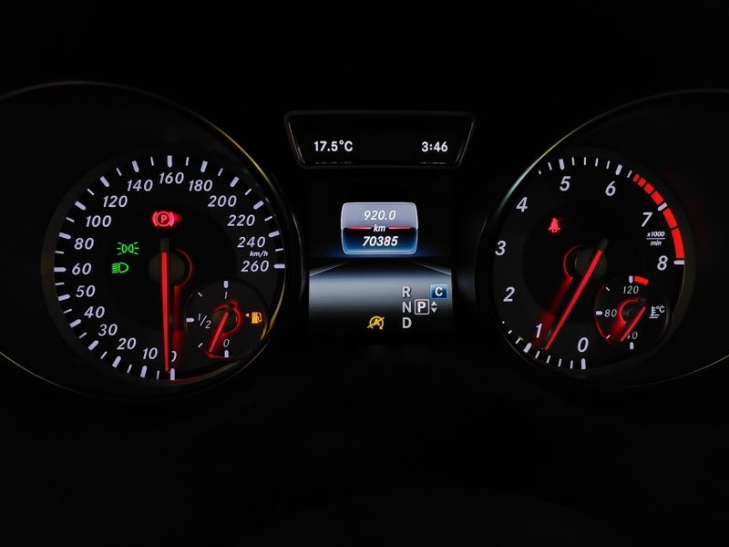 Mercedes-Benz GLA 250 2.0 16V TURBO GASOLINA SPORT 4P AUTOMÁTICO 2017/2017 BETIOLO NOVOS E SEMINOVOS LAJEADO / Carros no Vale