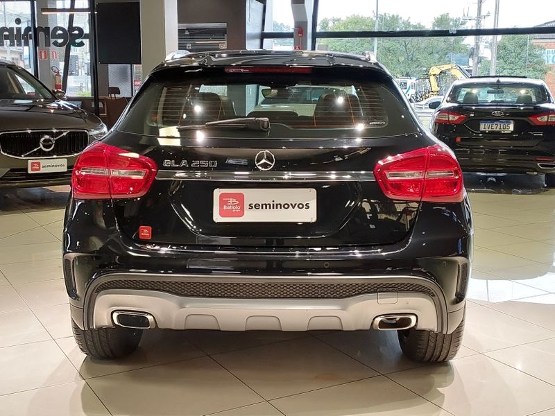 Mercedes-Benz GLA 250 2.0 16V TURBO GASOLINA SPORT 4P AUTOMÁTICO 2017/2017 BETIOLO NOVOS E SEMINOVOS LAJEADO / Carros no Vale