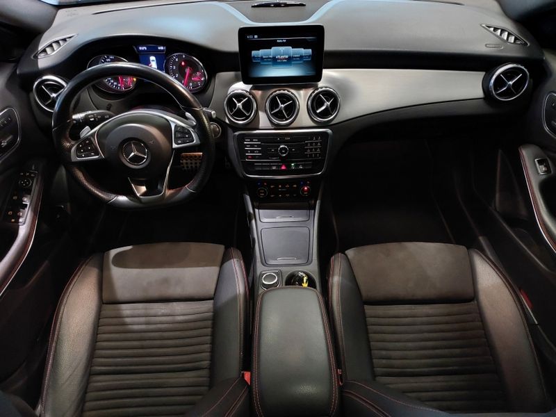 Mercedes-Benz GLA 250 2.0 16V TURBO GASOLINA SPORT 4P AUTOMÁTICO 2017/2017 BETIOLO NOVOS E SEMINOVOS LAJEADO / Carros no Vale