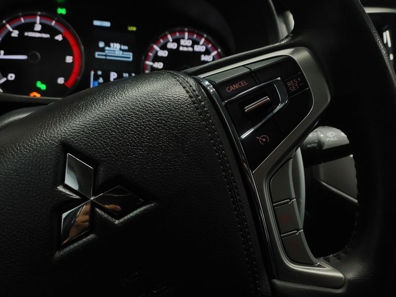 Mitsubishi L200 TRITON 2.4 16V TURBO DIESEL SPORT HPE-S CD 4P 4X4 AUTOMÁTICO 2021/2022 BETIOLO NOVOS E SEMINOVOS LAJEADO / Carros no Vale