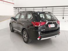 Mitsubishi OUTLANDER 2.2 4X4 16V DIESEL 4P AUTOMÁTICO 2015/2016 BETIOLO NOVOS E SEMINOVOS LAJEADO / Carros no Vale