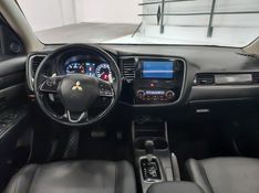 Mitsubishi OUTLANDER 2.2 4X4 16V DIESEL 4P AUTOMÁTICO 2015/2016 BETIOLO NOVOS E SEMINOVOS LAJEADO / Carros no Vale