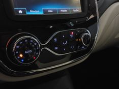 Renault CAPTUR 1.6 16V SCE FLEX INTENSE X-TRONIC 2017/2018 BETIOLO NOVOS E SEMINOVOS LAJEADO / Carros no Vale