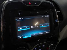 Renault CAPTUR 1.6 16V SCE FLEX INTENSE X-TRONIC 2017/2018 BETIOLO NOVOS E SEMINOVOS LAJEADO / Carros no Vale
