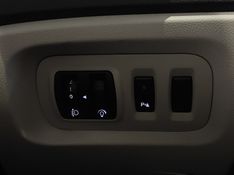 Renault CAPTUR 1.6 16V SCE FLEX INTENSE X-TRONIC 2017/2018 BETIOLO NOVOS E SEMINOVOS LAJEADO / Carros no Vale