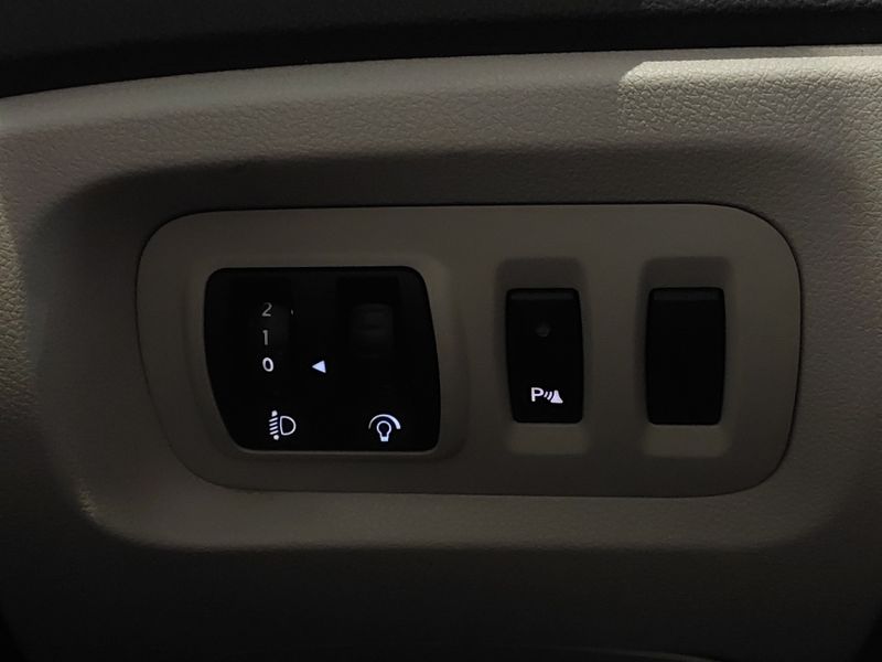 Renault CAPTUR 1.6 16V SCE FLEX INTENSE X-TRONIC 2017/2018 BETIOLO NOVOS E SEMINOVOS LAJEADO / Carros no Vale