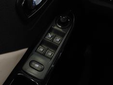 Renault CAPTUR 1.6 16V SCE FLEX INTENSE X-TRONIC 2017/2018 BETIOLO NOVOS E SEMINOVOS LAJEADO / Carros no Vale