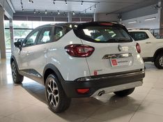 Renault CAPTUR 1.6 16V SCE FLEX INTENSE X-TRONIC 2017/2018 BETIOLO NOVOS E SEMINOVOS LAJEADO / Carros no Vale