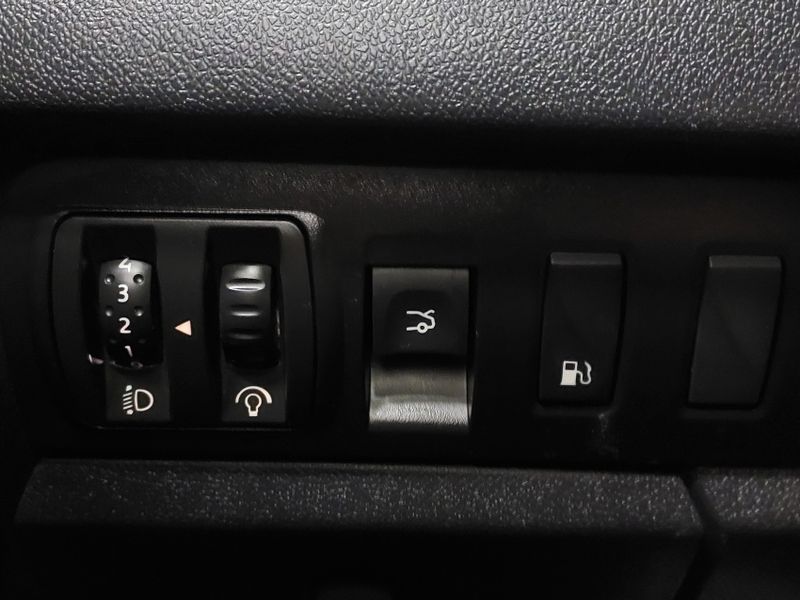 Renault FLUENCE 2.0 DYNAMIQUE PLUS 16V FLEX 4P AUTOMÁTICO 2017/2018 BETIOLO NOVOS E SEMINOVOS LAJEADO / Carros no Vale