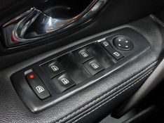 Renault FLUENCE 2.0 DYNAMIQUE PLUS 16V FLEX 4P AUTOMÁTICO 2017/2018 BETIOLO NOVOS E SEMINOVOS LAJEADO / Carros no Vale