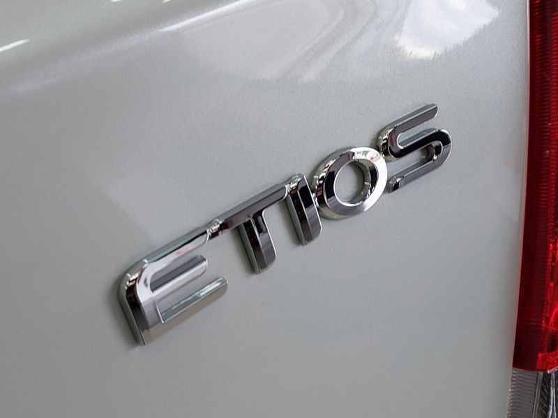 Toyota ETIOS 1.5 X SEDAN 16V FLEX 4P MANUAL 2020/2021 BETIOLO NOVOS E SEMINOVOS LAJEADO / Carros no Vale
