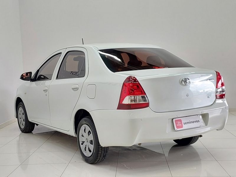 Toyota ETIOS 1.5 X SEDAN 16V FLEX 4P MANUAL 2020/2021 BETIOLO NOVOS E SEMINOVOS LAJEADO / Carros no Vale