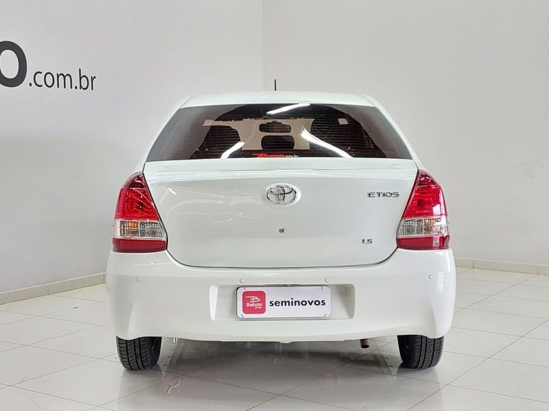 Toyota ETIOS 1.5 X SEDAN 16V FLEX 4P MANUAL 2020/2021 BETIOLO NOVOS E SEMINOVOS LAJEADO / Carros no Vale