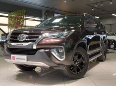 Toyota HILUX SW4 2.8 SRX DIAMOND 4X4 7 LUGARES 16V TURBO INTERCOOLER DIESEL 4P AUTOMÁTICO 2018/2019 BETIOLO NOVOS E SEMINOVOS LAJEADO / Carros no Vale