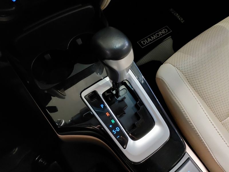 Toyota HILUX SW4 2.8 SRX DIAMOND 4X4 7 LUGARES 16V TURBO INTERCOOLER DIESEL 4P AUTOMÁTICO 2018/2019 BETIOLO NOVOS E SEMINOVOS LAJEADO / Carros no Vale