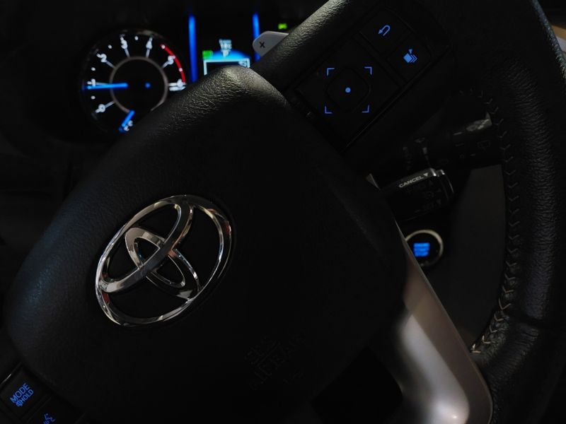 Toyota HILUX SW4 2.8 SRX DIAMOND 4X4 7 LUGARES 16V TURBO INTERCOOLER DIESEL 4P AUTOMÁTICO 2018/2019 BETIOLO NOVOS E SEMINOVOS LAJEADO / Carros no Vale