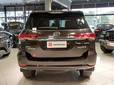 Toyota HILUX SW4 2.8 SRX DIAMOND 4X4 7 LUGARES 16V TURBO INTERCOOLER DIESEL 4P AUTOMÁTICO 2018/2019 BETIOLO NOVOS E SEMINOVOS LAJEADO / Carros no Vale