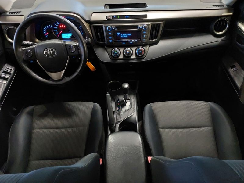 Toyota RAV4 2.0 4X2 16V GASOLINA 4P AUTOMÁTICO 2014/2014 BETIOLO NOVOS E SEMINOVOS LAJEADO / Carros no Vale